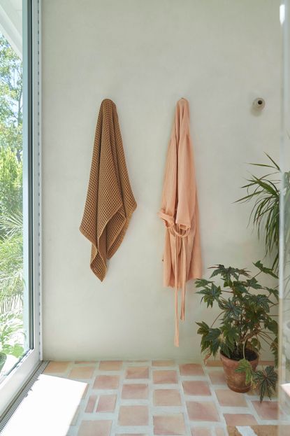 Supersized grouting might be the next big bathroom trend | Livingetc