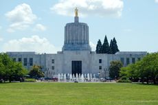 Classic view of the capitol building in Oregon