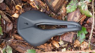 Specialized Power Expert saddle center cut detail