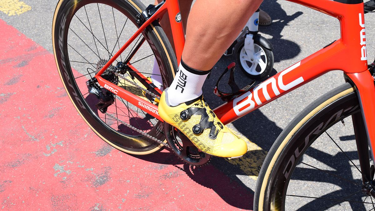 Stefan Kung wore yellow Suplest shoes for the stages he was also wearing the yellow jersey, before switching to red shoes later in the race