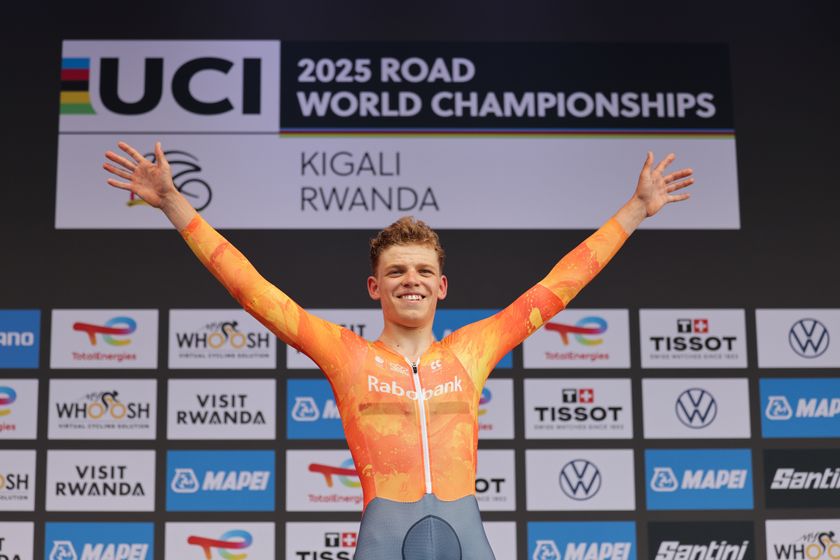 Picture by Alex Whitehead/SWpix.com - 23/09/2025 - Cycling - 2025 UCI Road World Championships - BK Arena to Kigali Convention Centre, Kigali, Rwanda - Men Junior Individual Time Trial (ITT) Podium - Michiel Mouris (Netherlands) receiving the Gold Medal to become World Champion
