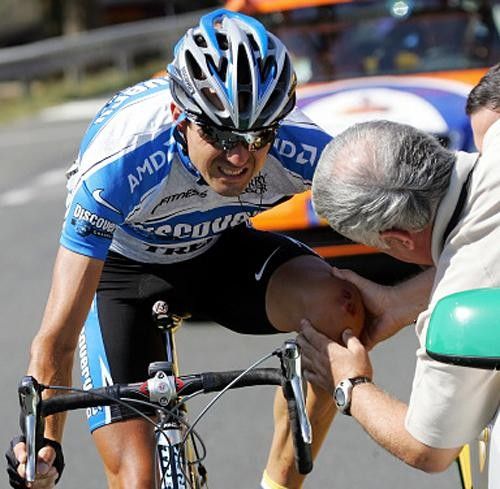 Then it was the doctor's turn to examine Manuel Beltran (Discovery Channel).