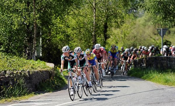 Rapheal Tapella (AVC Aix En Provence) leads the chasing peloton