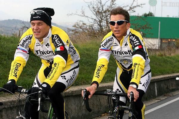 Oleg Tinkov and Tyler Hamilton at the head of the group