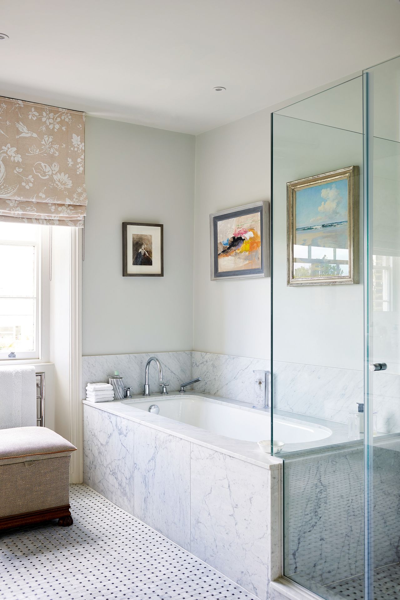 Bathroom blind ideas: 10 beautiful ways to frame windows