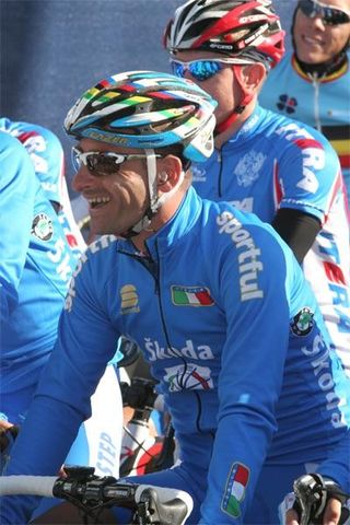 Paolo Bettini shares a laugh
