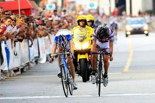 Tyler Hamilton (Rock Racing) takes the victory in a close sprint