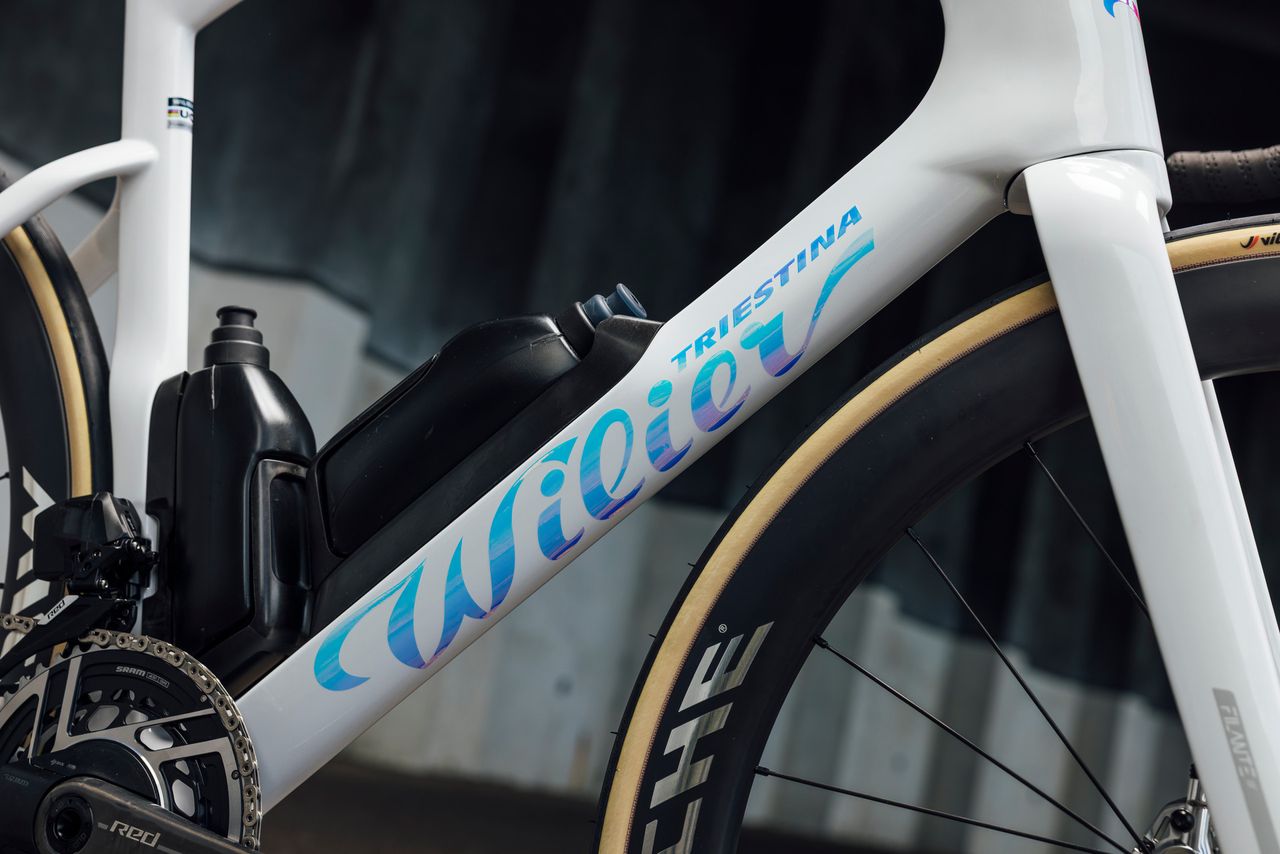 Wilier Filante SLR ID2 aero bottles