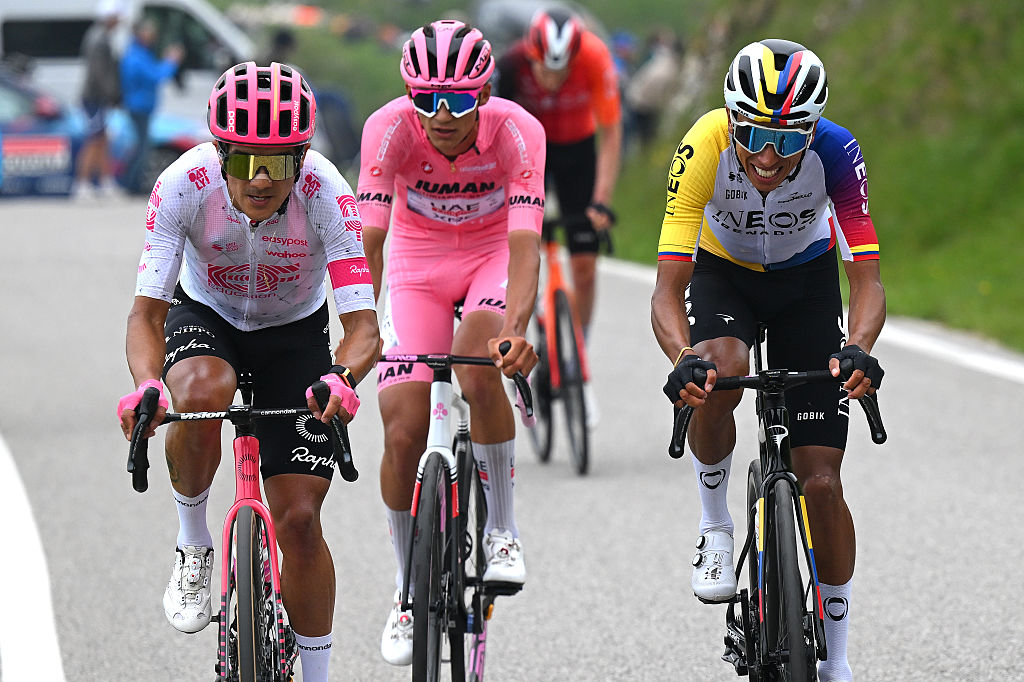 ASIAGO ITALY MAY 25 LR Richard Carapaz of Ecuador and Team EF Education EasyPost Isaac Del Toro of Mexico and Team UAE Team Emirates XRG Pink Leader Jersey and Egan Bernal of Colombia and Team INEOS Grenadiers compete during the 108th Giro dItalia 2025 Stage 15 a 219km stage from Fiume Veneto to Asiago UCIWT on May 25 2025 in Asiago Italy Photo by Tim de WaeleGetty Images