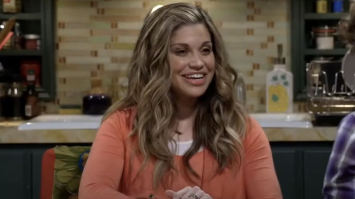 Topanga Matthews (Danielle Fishel) smiles while talking to Auggie on Girl Meets World