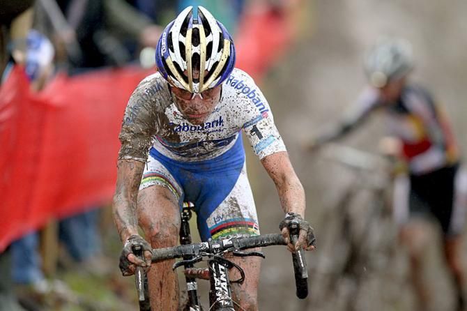 Marianne Vos chases