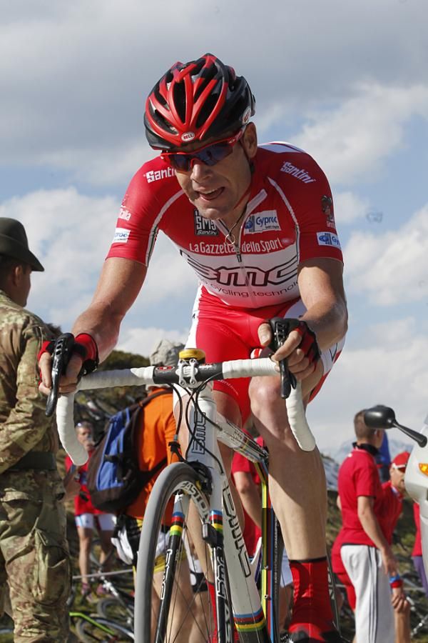 Cadel Evans (BMC) overtook Carlos Sastre on GC with his strong ride up the Kronplatz