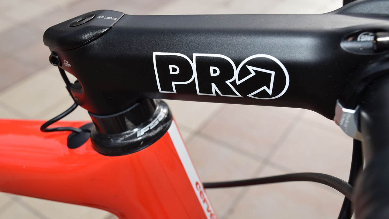 Dumoulin runs a 130mm Pro stem