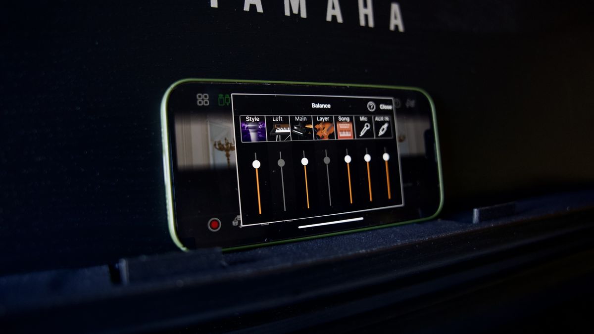 Yamaha CSP-255 review