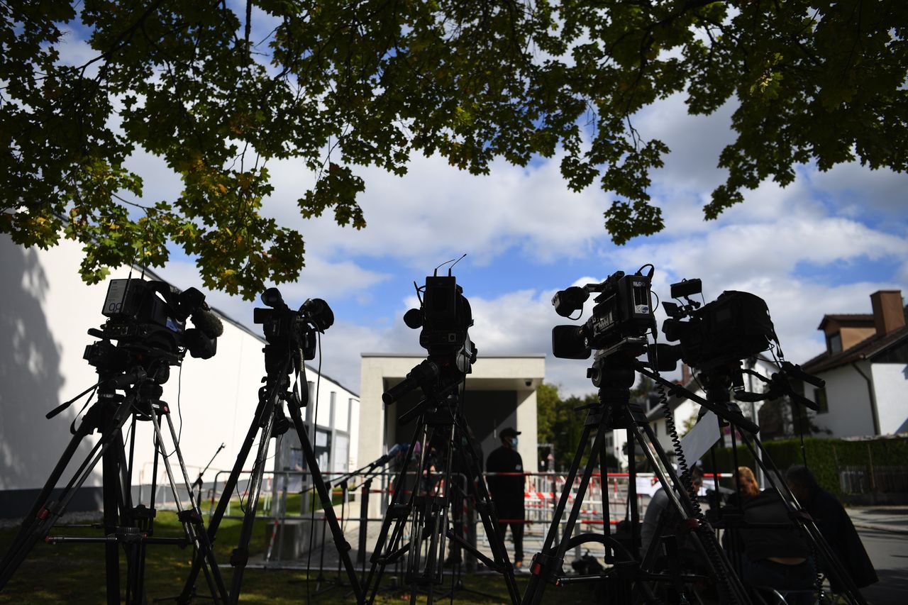 cameras at courtroom