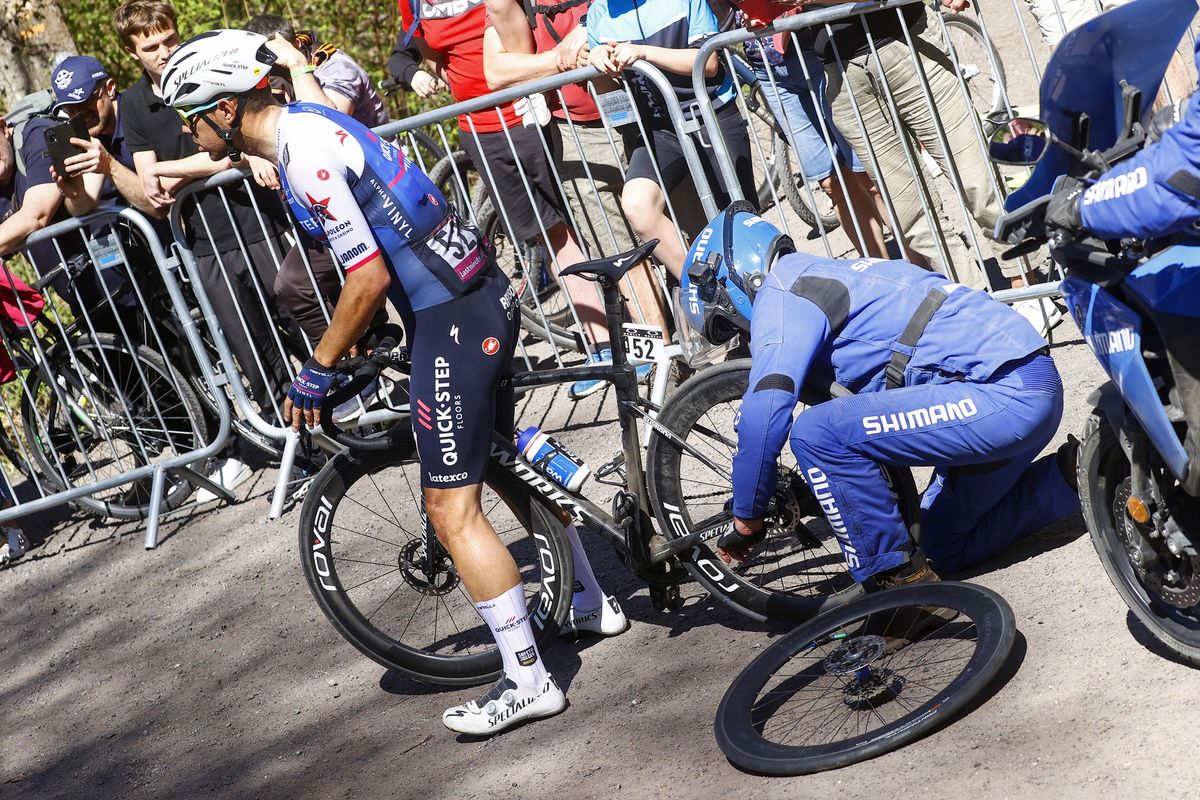 Paris Roubaix 2022 - 119th Edition - Compiegne - Roubaix 257.2 km - 17/04/2022 - Trouee d&acirc;Arenberg - Davide Ballerini (ITA - Quick-Step Alpha Vinyl Team) - Crash - photo Luca Bettini/SprintCyclingAgency&Acirc;&copy;2022