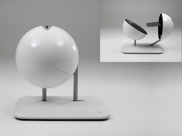 Globus, the Spherical Desk