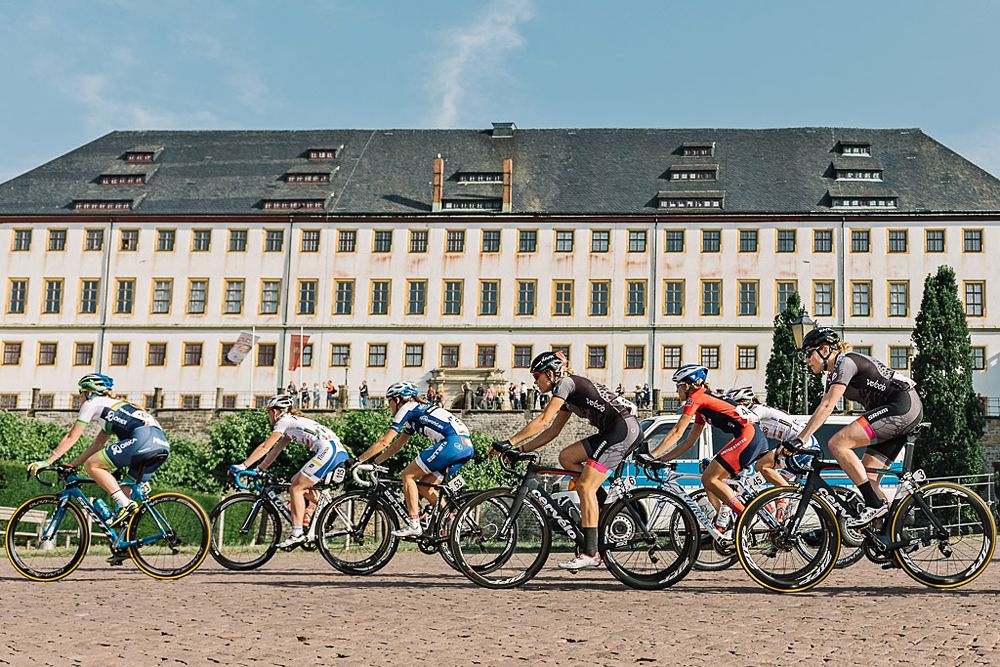 The peloton racing during stage 1 at Th&uuml;ringen Rundfahrt