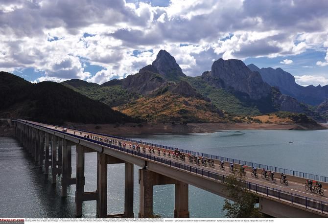 The peloton was surrounded by scenic views