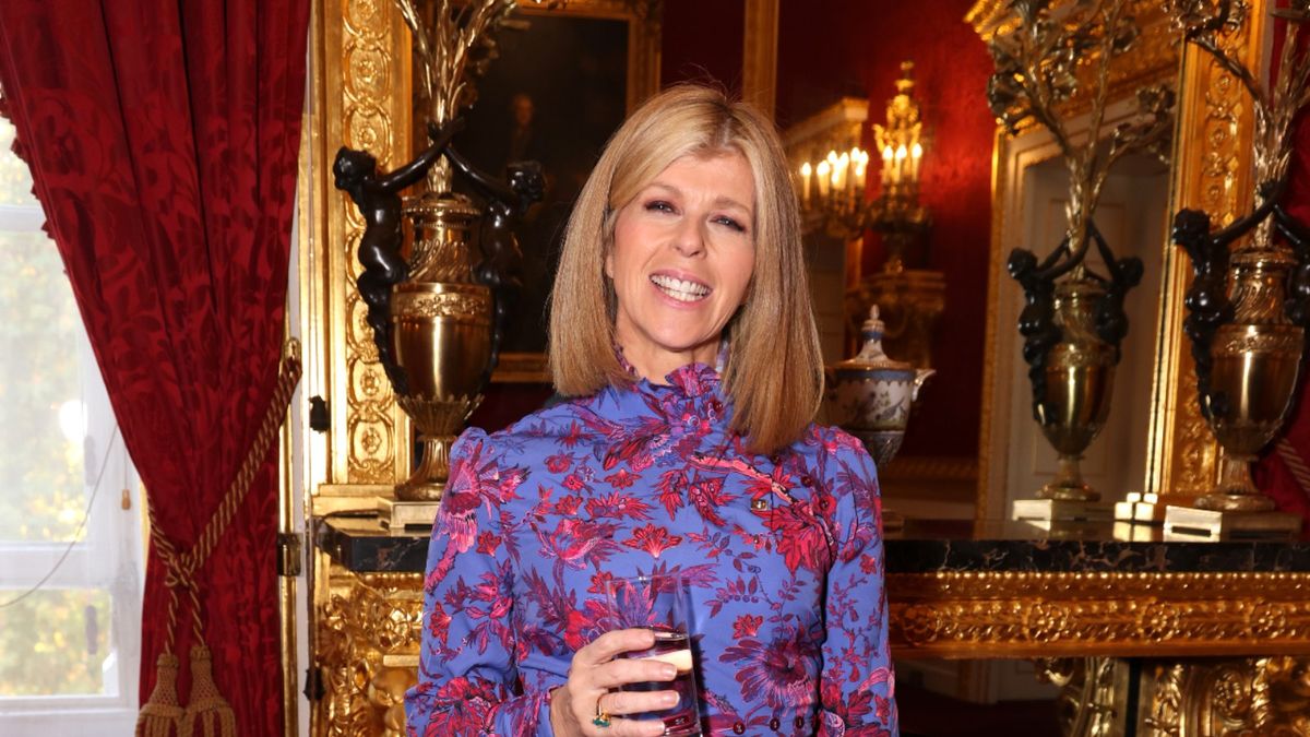 Kate Garraway's 57th birthday present is not 'everyone's first choice', but gardeners will love her new wheelbarrow - Vimarsana News