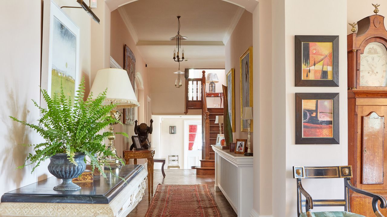 Why You Should Never Paint Your Entryway A Dark Color Homes Gardens