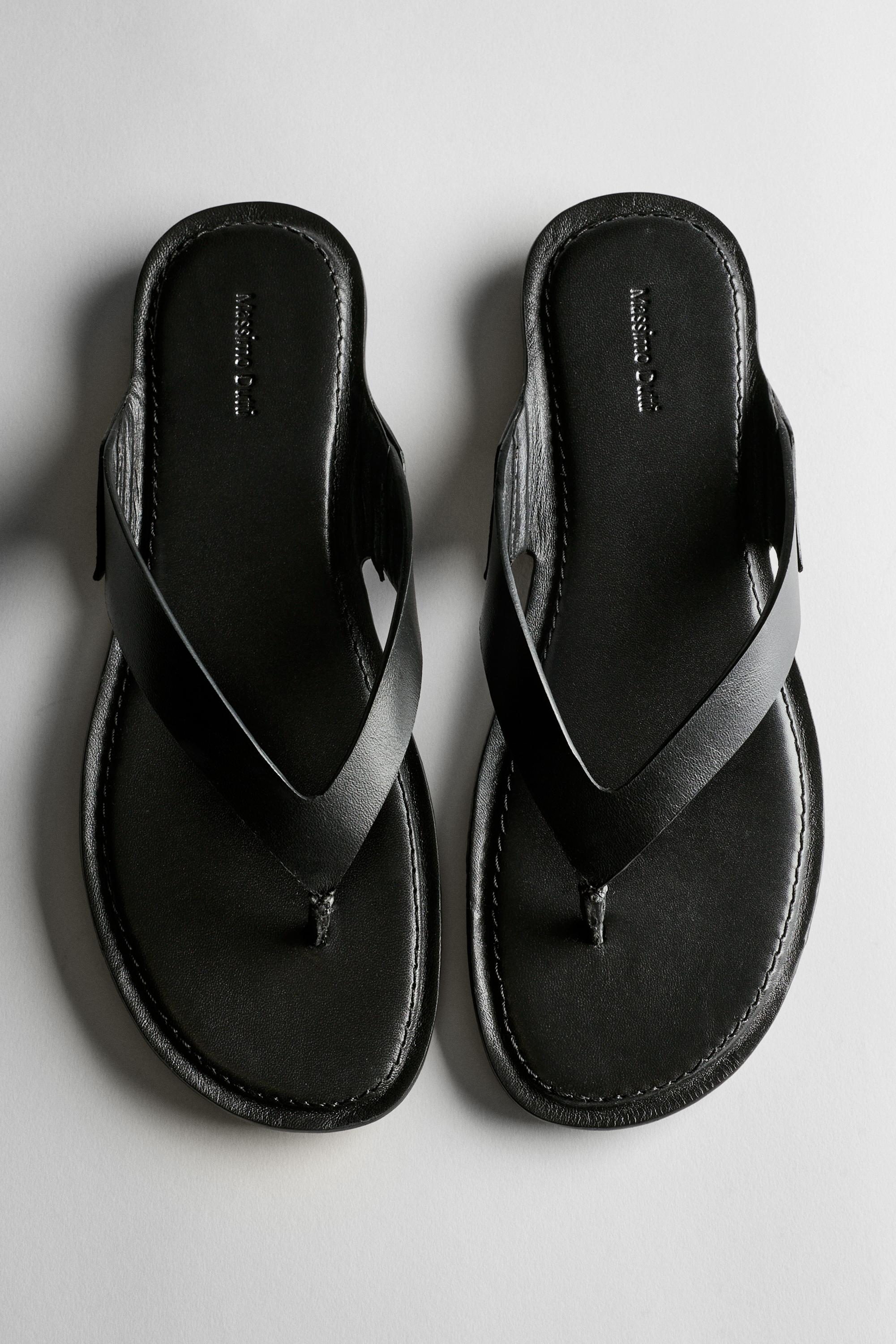 Leather flip-flops
