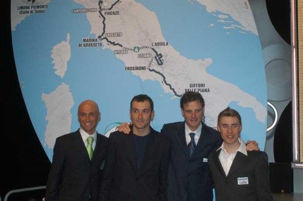 (L-R) Stafano Garzelli, Alessandro Petacchi, Ivan Basso and Damiano Cunego what's happening 21