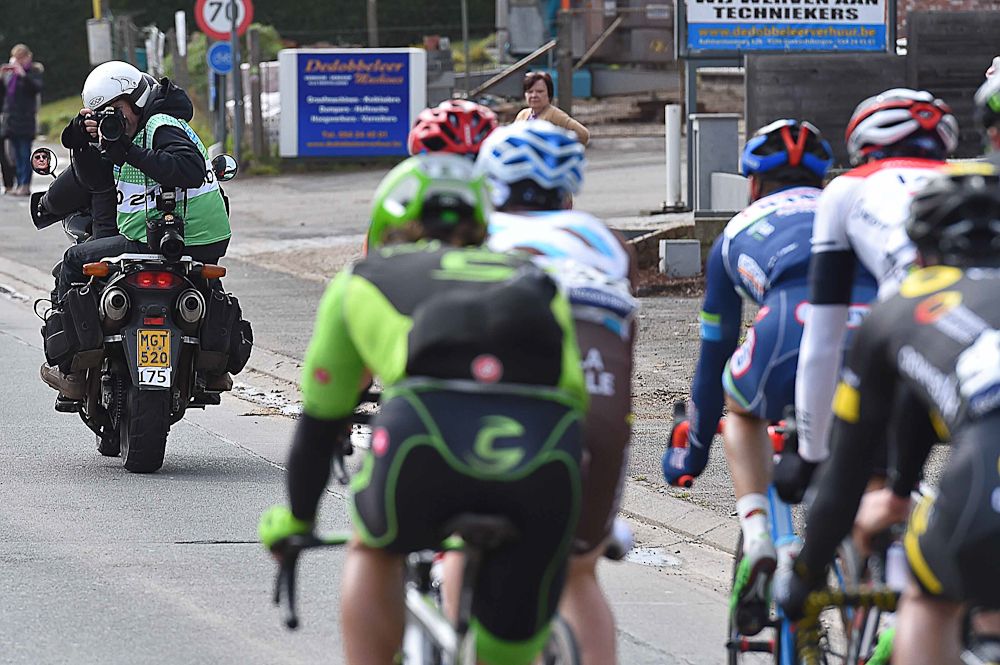 The lead group in E3 Harelbeke.