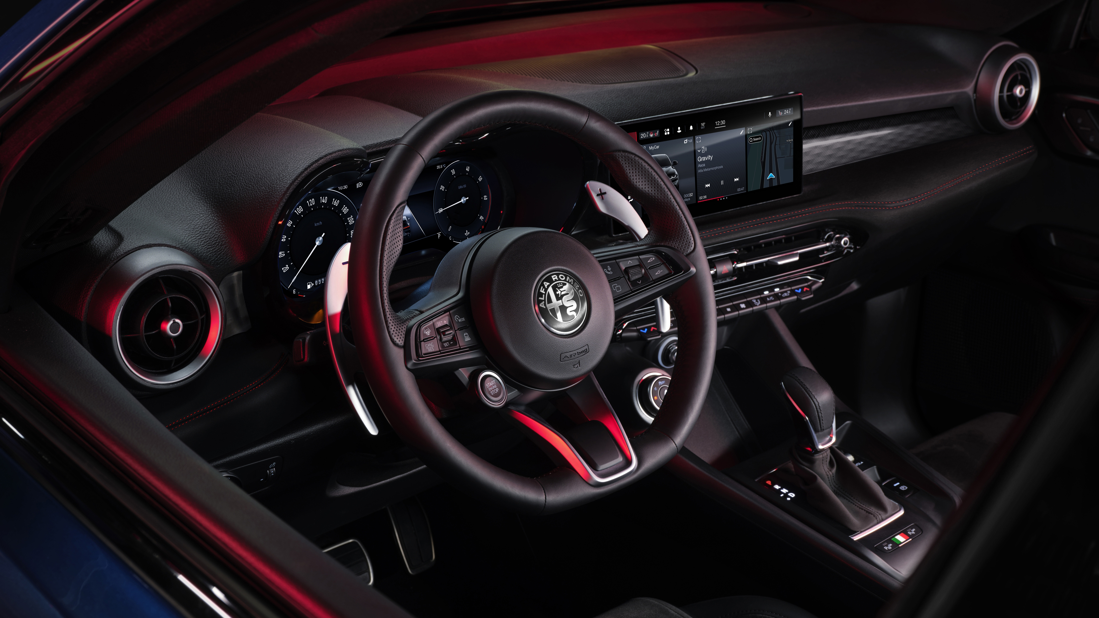 Steering wheel and screens in the Alfa Romeo Tonale