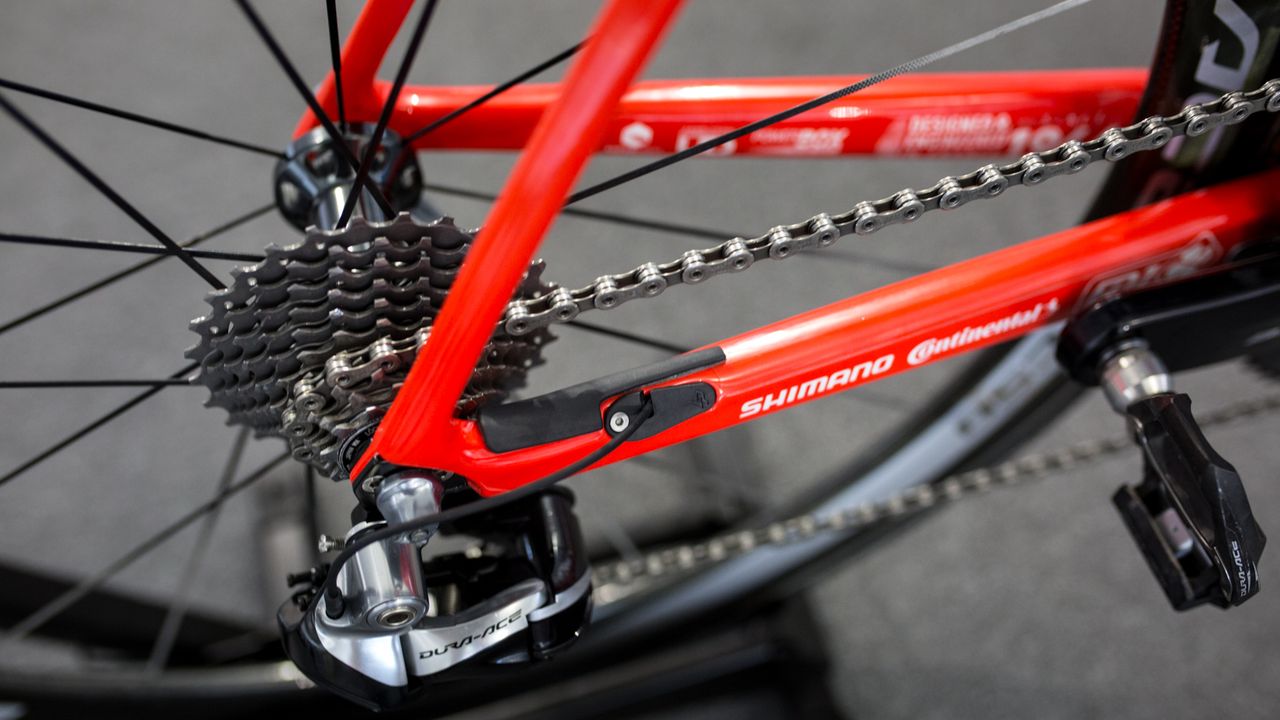 The Di2 cables are kept tidy coming out of the chainstay
