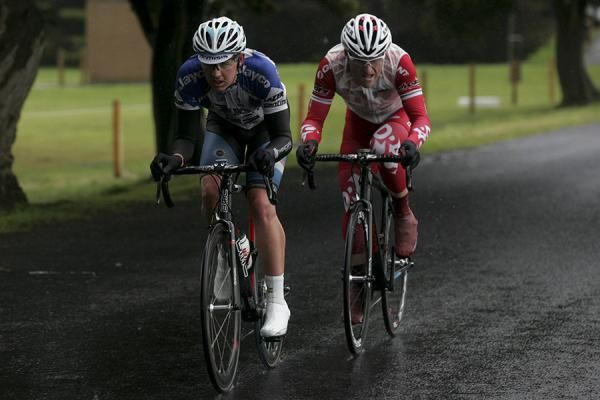 Jordan Kerby (Jayco / Apollo / VIS) and Gordon McCauley (Drapac) had a maximum advantage of 16 seconds on the peloton