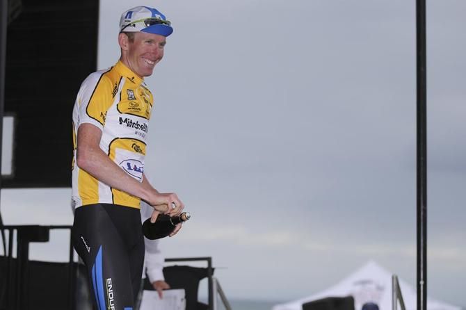 Zak Dempster moves back into the leader's jersey