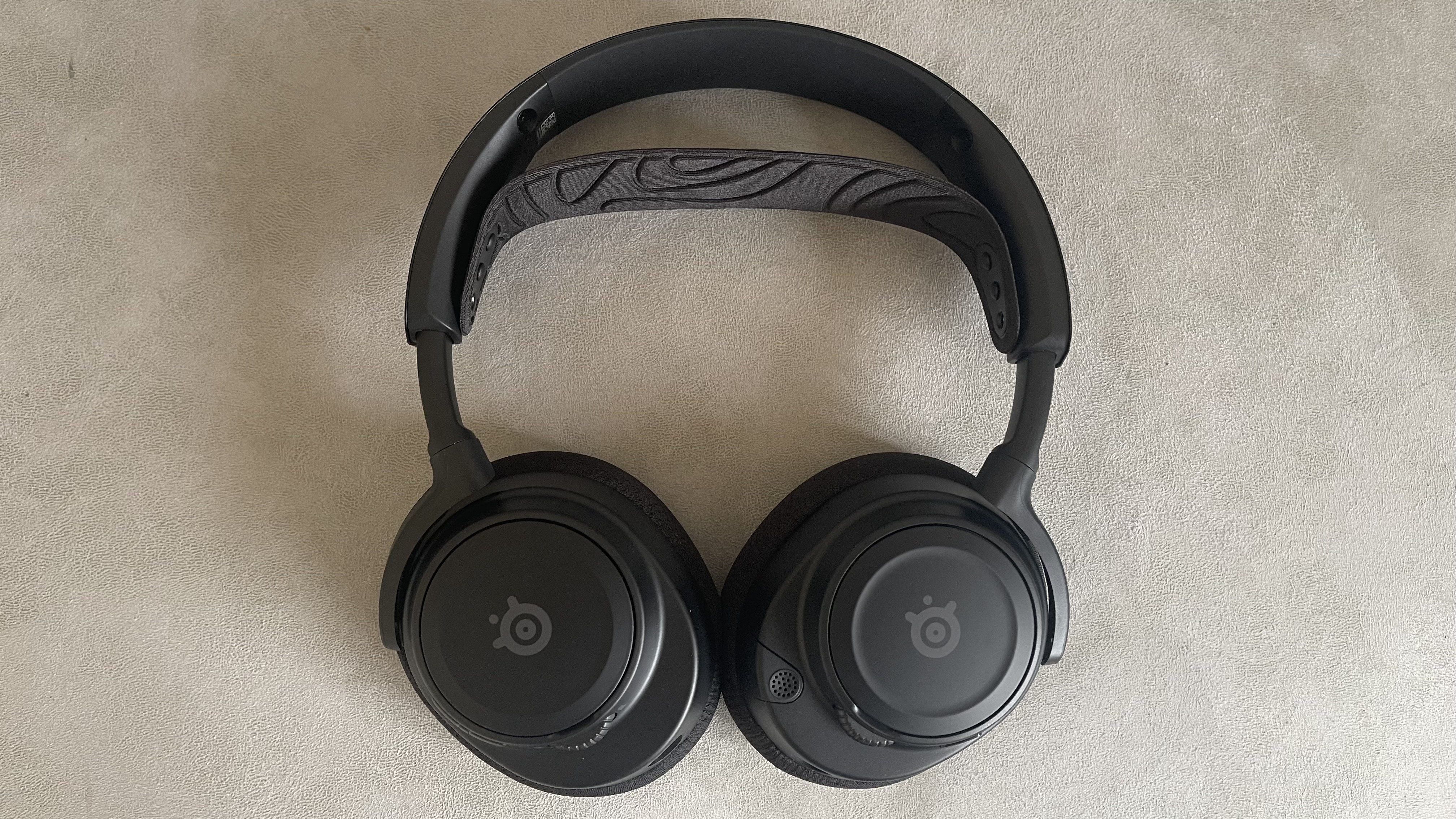 A hands-on review of the SteelSeries Arctis 7+ gaming headset 