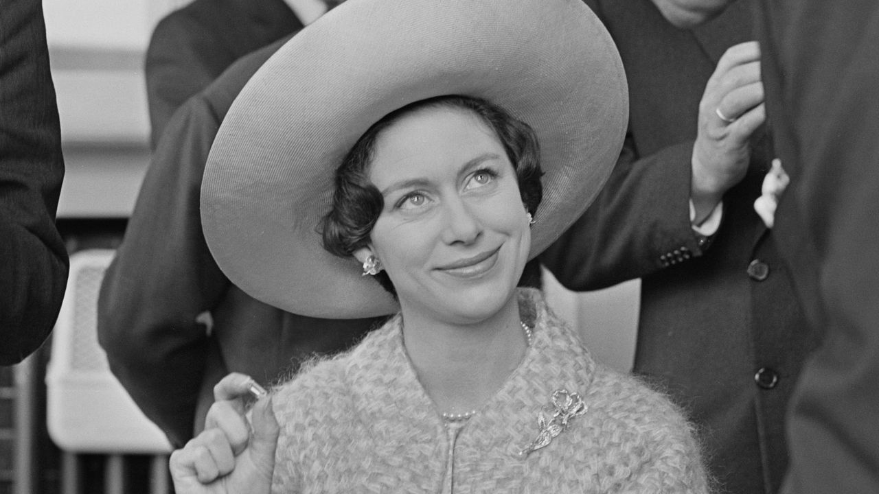 princess margaret in large brimmed hat