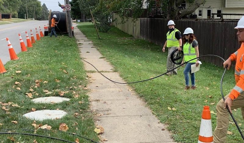 Technicians deploy Google Fiber in West Des Moines, Iowa