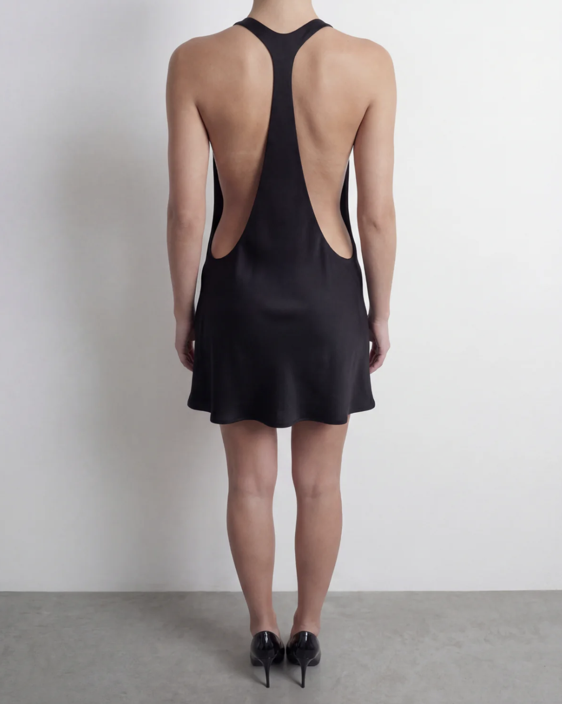 HEIRESS BEVERLY HILLS, The Deep Plunge Mini Dress - Black / Xxs