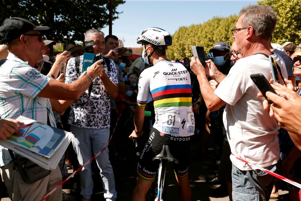 VALREVERMONT FRANCE AUGUST 09 Julian Alaphilippe of France and Team QuickStep Alpha Vinyl speaks to the media press prior to the 34th Tour de lAin 2022 Stage 1 a 152km stage from ChtillonSurChalaronne to ValRevermont TDA22 on August 09 2022 in ValRevermont France Photo by Bas CzerwinskiGetty Images