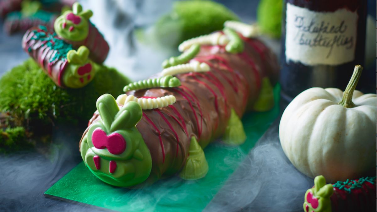 Creepy Colin est le nouveau gâteau Caterpillar de Marks and Spencer sur le thème d'Halloween