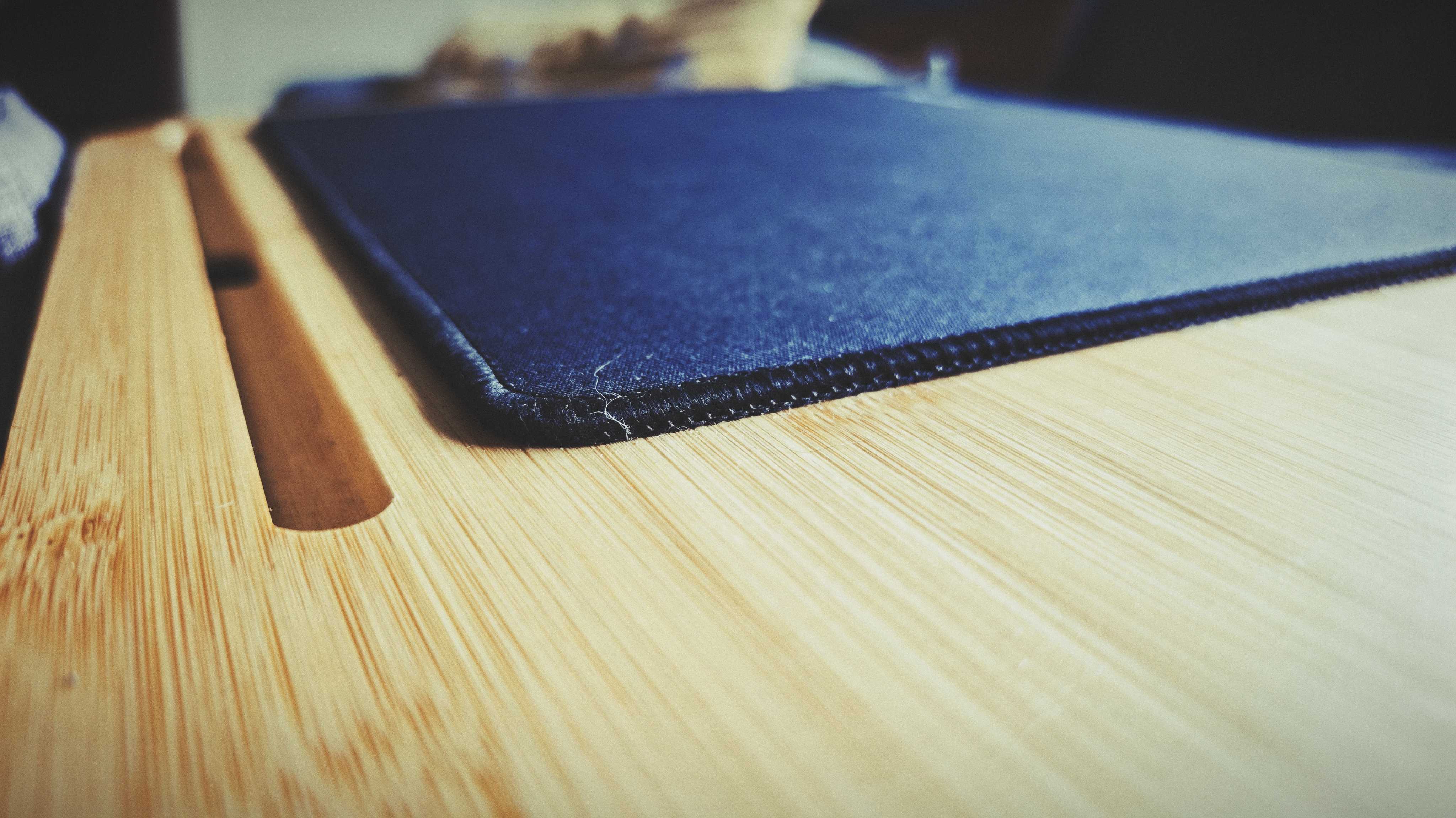 A Couchmaster Cyworx lap desk