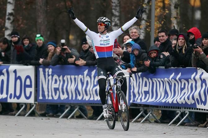 Zdenek Stybar takes the victory