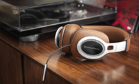 Bowers &amp; Wilkins P9 Signature: $898.90 / £699