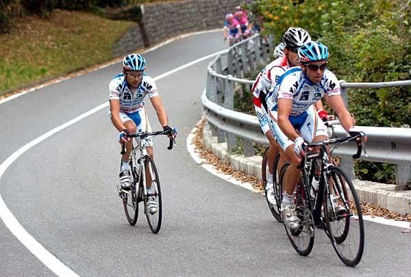 Simoni was joined by teammate Michele Scarponi.