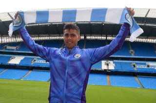 Rodri at his Manchester City unveiling in 2019.