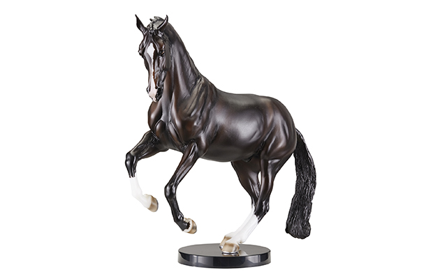 6.-1756_TR_Valegro_angle_LR.jpg