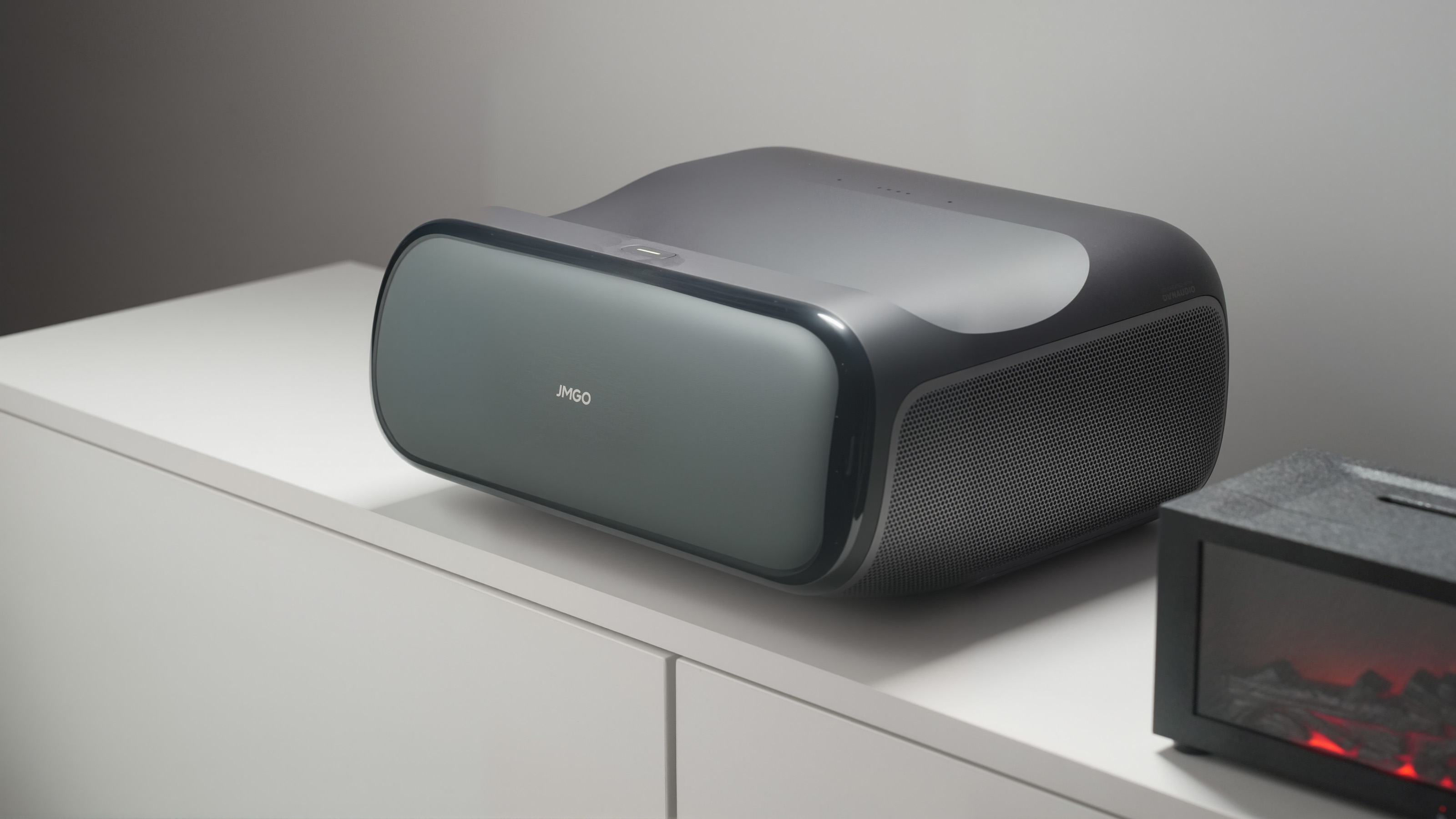 JMGO O2S Ultra projector