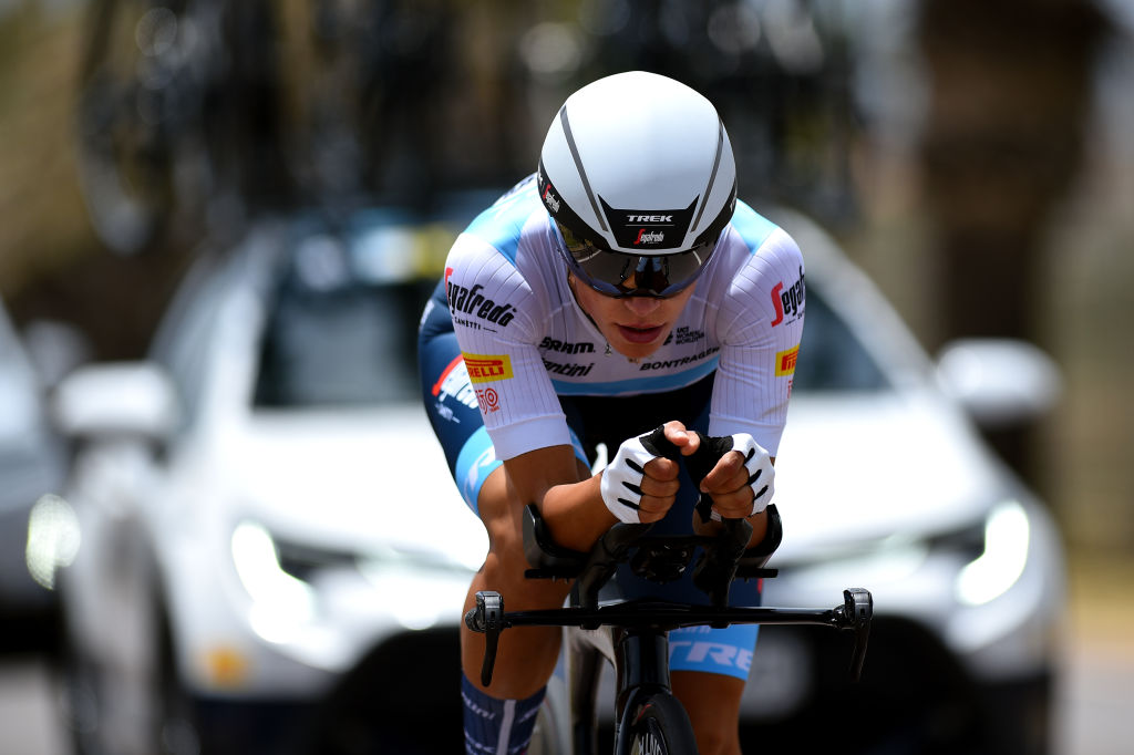 CAGLIARI ITALY  JUNE 30 Elisa Balsamo of Italy and Team Trek  Segafredo sprints during the 33rd Giro dItalia Donne 2022  Stage 1 a 47km individual time trial stage from Cagliari to Cagliari  ITT  GiroDonne  UCIWWT  on June 30 2022 in Cagliari Italy Photo by Dario BelingheriGetty Images