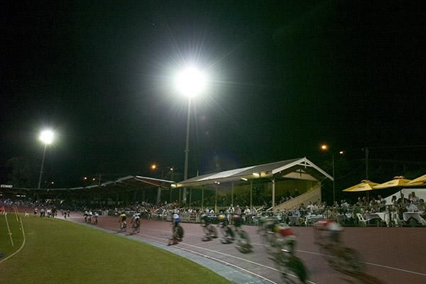 Teams head down the home straight during the madison.