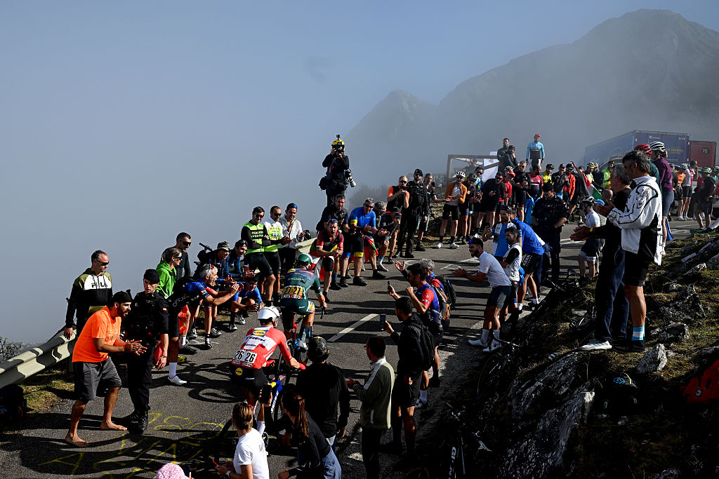L&amp;apos;ANGLIRU, SPAIN - SEPTEMBER 05: (L-R) Soren Kragh Andersen of Denmark and Mads Pedersen of Denmark and Team Lidl - Trek - Green Points Jersey climbing the L&amp;apos;Angliru while fans cheer during the La Vuelta - 80th Tour of Spain 2025, Stage 13 a 203.7km stage from  Cabezon de la Sal to L&amp;apos;Angliru 1556m / #UCIWT / on September 05, 2025 in L&amp;apos;Angliru, Spain. (Photo by Dario Belingheri/Getty Images)