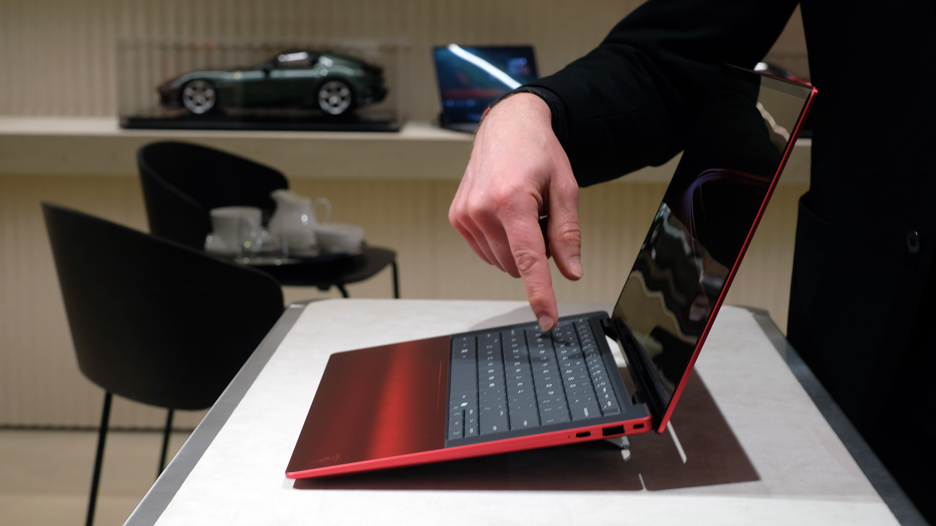 HP Limited Edition Scuderia Ferrari PC