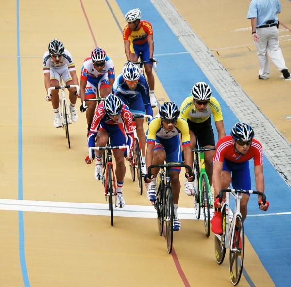 The men's omnium elimination race